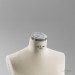 Busto donna sartoriale Tailor's NY Classic rivestito in tessuto con base americana e tappo collo in alluminio brillantato - dettaglio collo